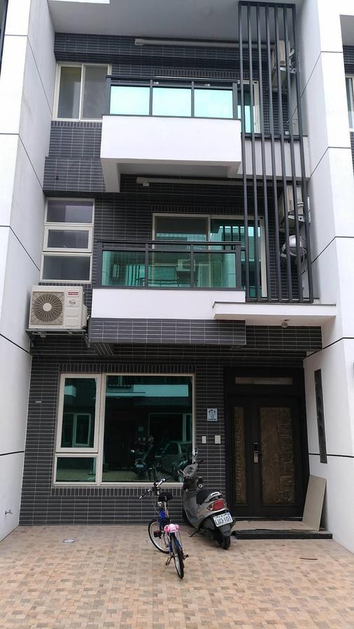 Ferienwohnung Smile Castle Luodong Exterior foto